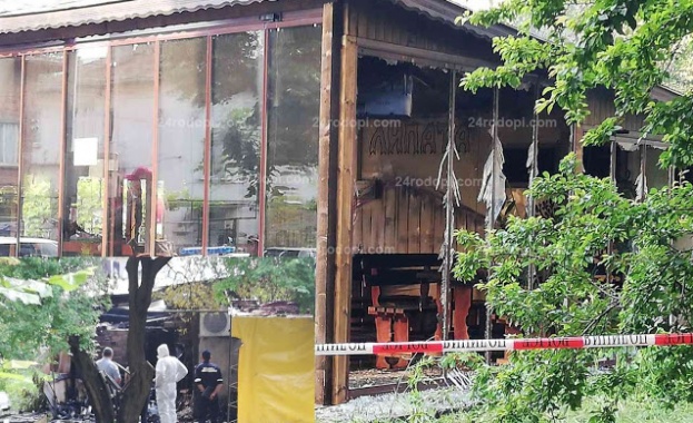 Пожар унищожи ресторант на метри от блокове в Кърджали