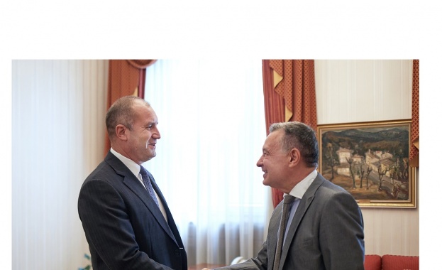 Държавният глава Румен Радев проведе среща с посланика на Украйна Виталий Москаленко