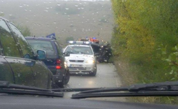 Наркоман блъсна две коли и избяга край Костинброд