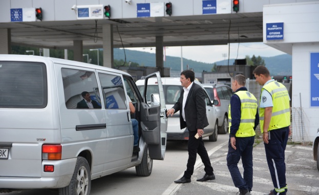 Девет леки автомобили са спрени от движение за извършването на