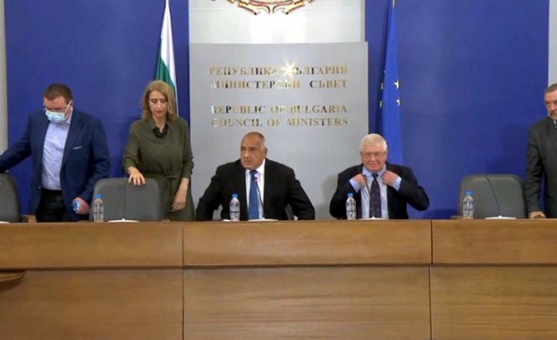 Министър председателят Бойко Борисов заяви че въпреки рекордния брой заразени с