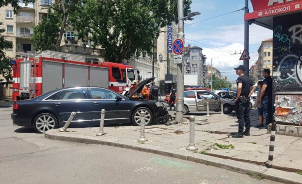 Тежка катастрофа в столицата на ул Проф Никола Михайлов и