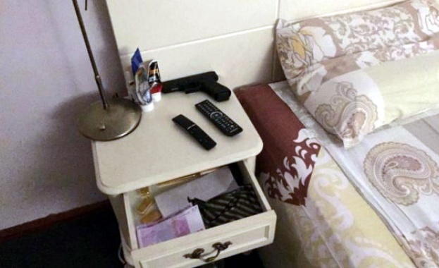 Няма фотомонтажи или фалшифициране с Фотошоп в анонимно разпространените снимки