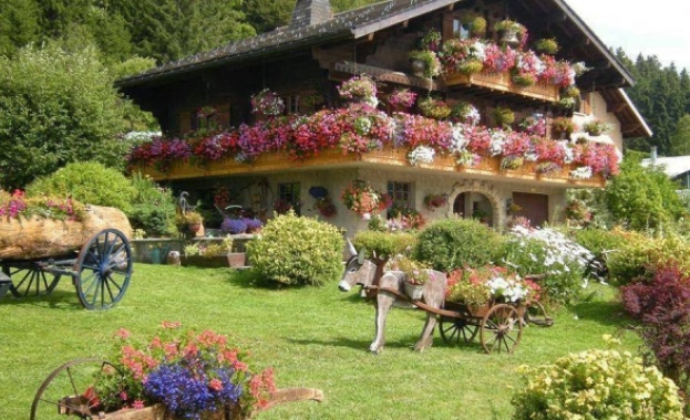 Стабилен ръст и устойчивост в броя на нощувките се забелязва