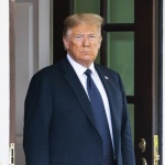 Чомски: Тръмп е най-големият престъпник в историята, гангстерът в Белия дом