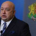 Треньорите - задължително с маски, обмислят премахването на публика