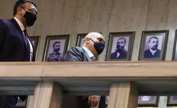 Двама висши служители на ГДБОП и един служител на МВР