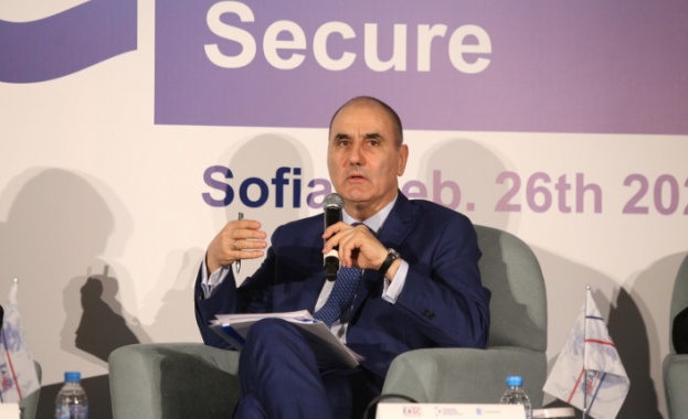 Аз ще направя политически проект Това обяви бившия втори в