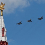 Русия е провела експеримент с "рояк" от изтребители