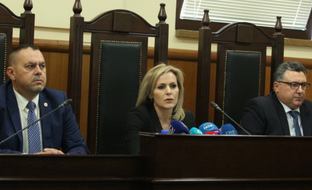 От началото на 2017 г е действала организирана престъпна група