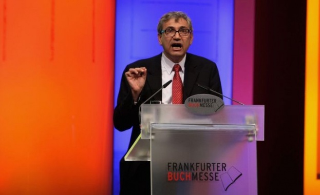 Орхан Памук тъкмо завършвал новата си книга Чумни нощи в