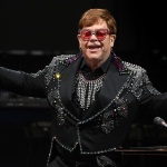 Монета в чест на сър Елтън Джон