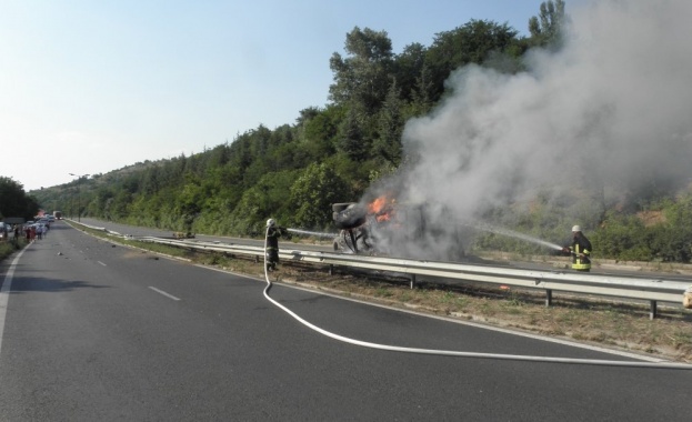 ТИР се запали на магистрала "Тракия"