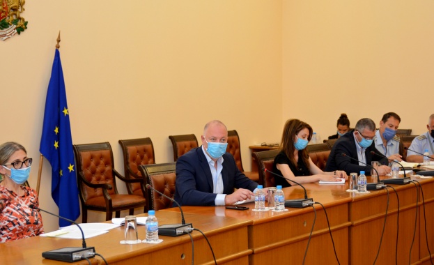 Обсъдени бяха нови мерки за подпомагане на автомобилните превози на