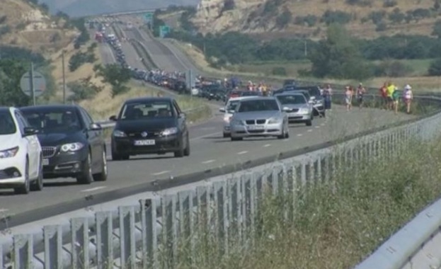 Интензивен е трафикът на граничен пункт Кулата Колоната от автомобили