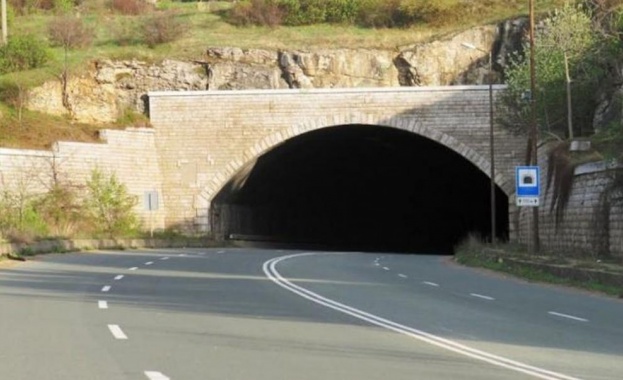 Временно движението на АМ „Тракия“ при км 52 след тунел "Траянови врата" 