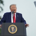 Тръмп: Коронавирусът просто ще изчезне