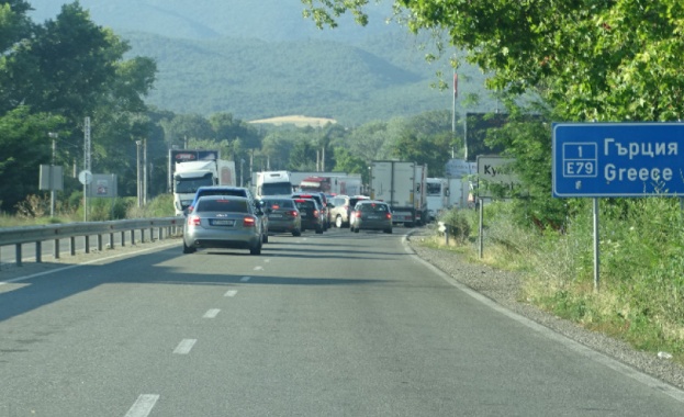 Спокоен е трафикът по главен път Е-79 в посока Гърция.