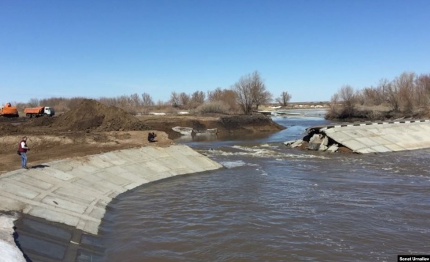 Поради паднали интензивни валежи през последното денонощие значително се е