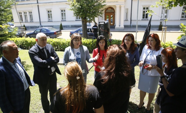 Няма да оставим хората с увреждания на произвола на правителството