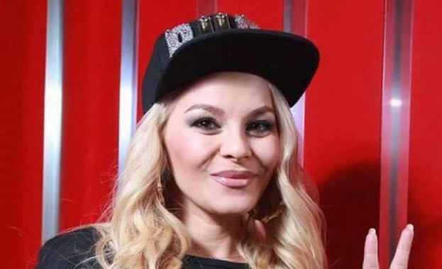 Певицата ДесиСлава е с коронавирус Певицата ДесиСлава е с коронавирус