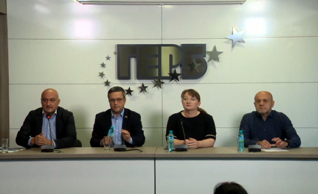 Цветомир Паунов каза че 7000 души в митинга на ГЕРБ