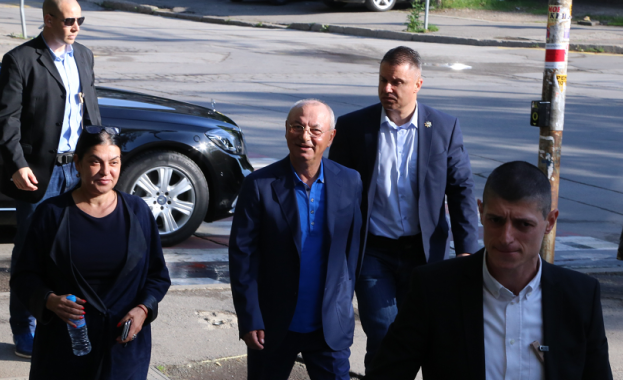 Делян Пеевски и Ахмед Доган се отказват от държавната охрана