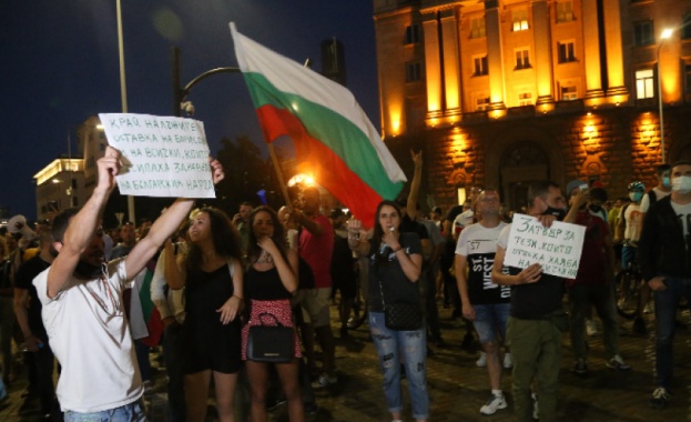 От Пирогов съобщиха че двамата пострадали при протестите в петък
