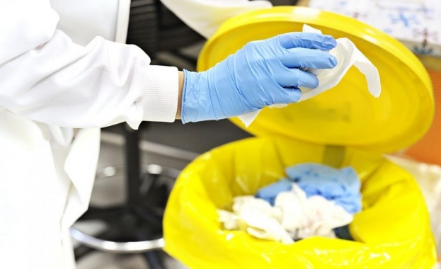 Защитни ръкавици и маски бяха откритив седем големи европейски реки