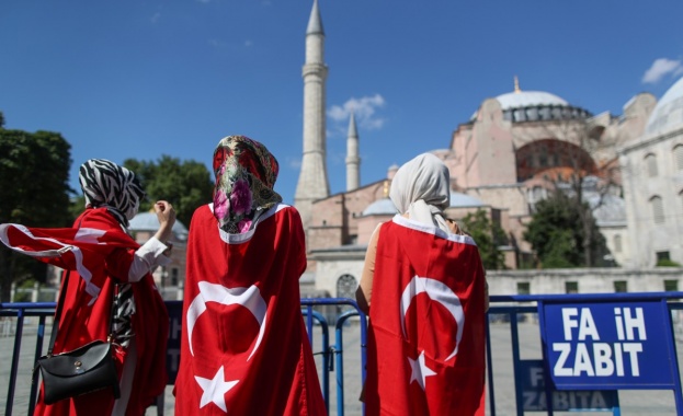 Турция: Иконите в “Света София” ще бъдат запазени
