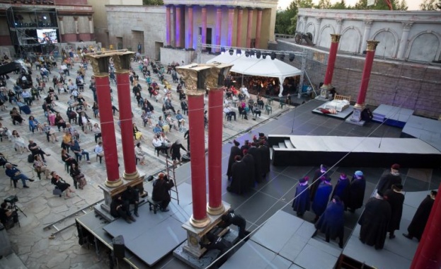 Софийската опера триумфира и на Римския площад в Киноцентъра Бояна