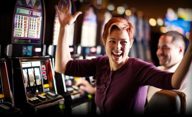 Слотовете също наричани ротативки са лидери по генериране на интерес