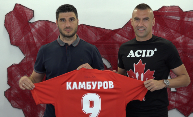И Мартин Камбуров е с COVID-19