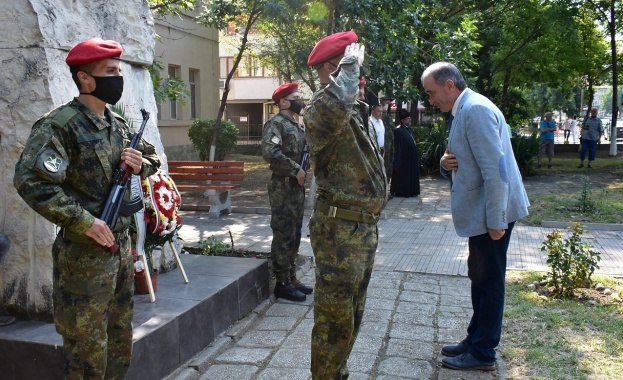 Кметът на Асеновград доктор Христо Грудев се поклони пред паметта