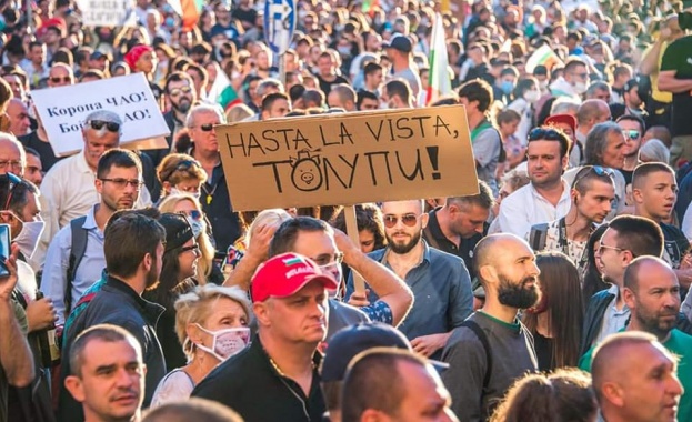 Недоволните блокираха за кратко движението по Орлов мост Без сериозни