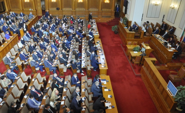 Народното събрание одобри правителствения план за изразходване на бюджетния излишък