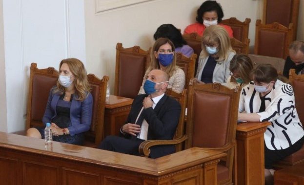 Парламентът ще гласува вота на недоверие на 21 юли вторник