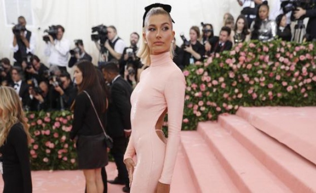 Хейли Бийбър съпруга на канадския поп идол Джъстин Бийбър поддържала