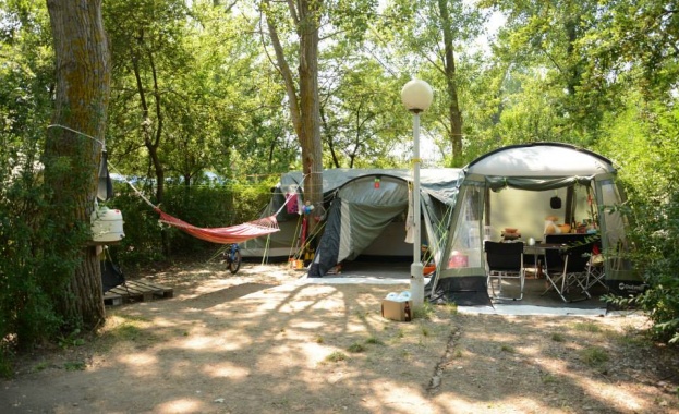 Скандал на къмпинг Каваци Бургаският съд разпореди къмпингът да бъде