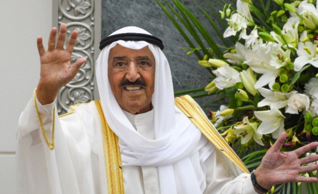 Наскоро оперираният 91 годишен емир на Кувейт замина тази сутрин за