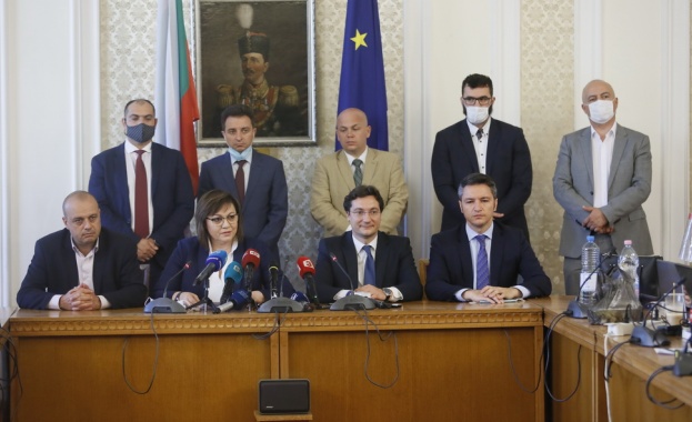 Нашата позиция не се променя оставка на целия кабинет