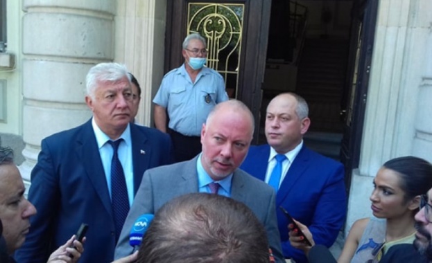 Транспортният министър Росен Желязков подписа в Пловдив важен железопътен проект