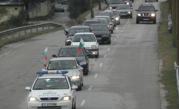 Протестиращите в Бургас планират за днес от 17 00 часа автошествие