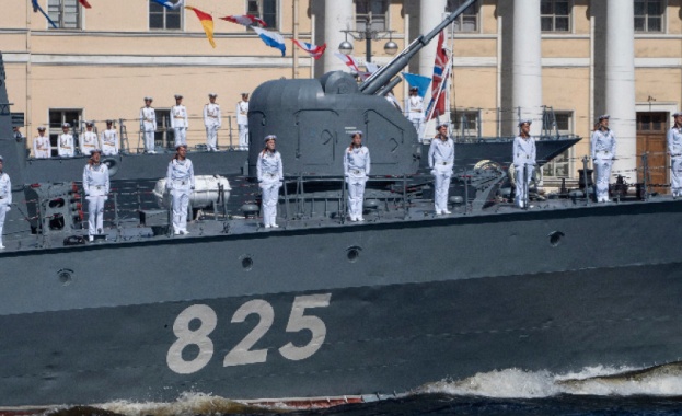 Над 250 кораба участват в Деня на военноморския флот в Русия