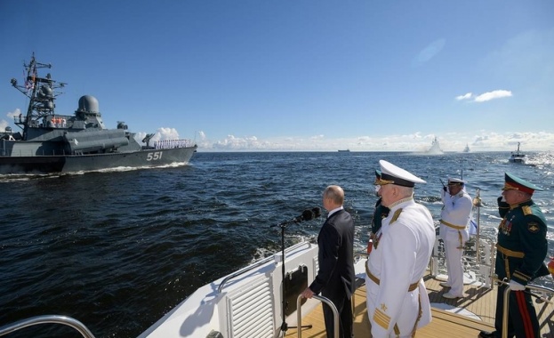 Парад по повод Деня на военноморския флот в Русия 