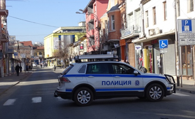 Мъж от Ямбол бе прегазен и бит с метални тръби