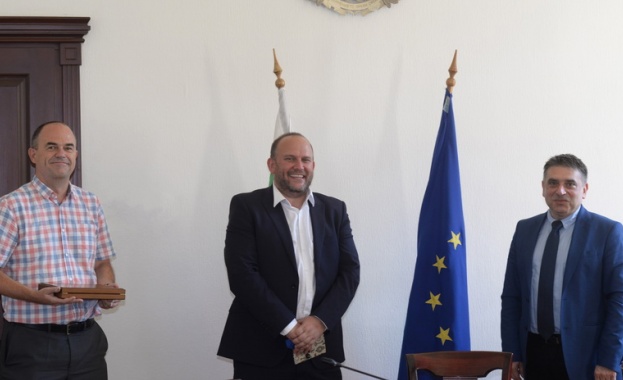 Министър Кирилов се срещна с новият ръководител на политическия отдел в британското посолство