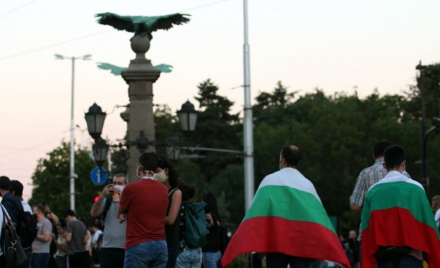 Заради протестните действия и блокираните две възлови кръстовища в центъра