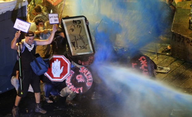 Полицията на Израел задържа 16 души в безредиците по време
