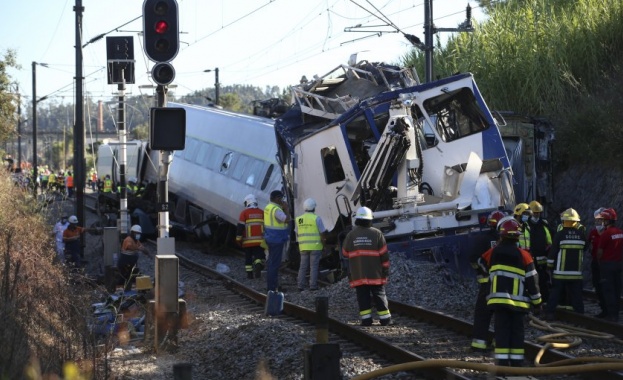 Две жертви при тежка влакова катастрофа в Португалия